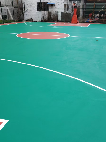 连平 球场长期使用易出现地面开裂